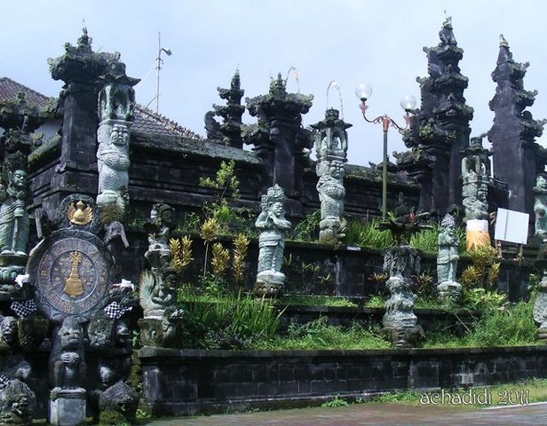 Фото Бали, храм Бесаких Bali-Besakih-24.jpg